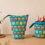 Trousse personnalisée en tissu motif hiboux colorés fabriquée à la main avec pot à crayons assorti par Les Créations de Maïwen